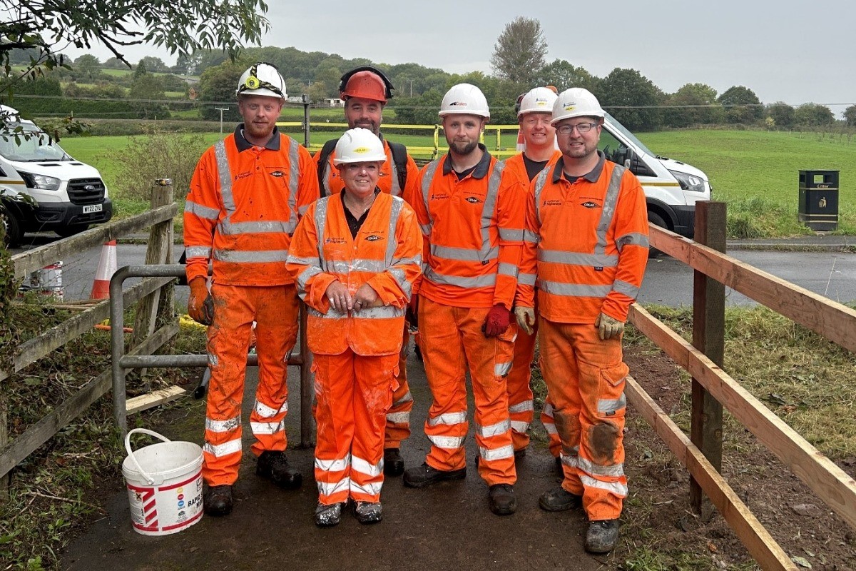 The team from Colas replaced fencing at the underpass